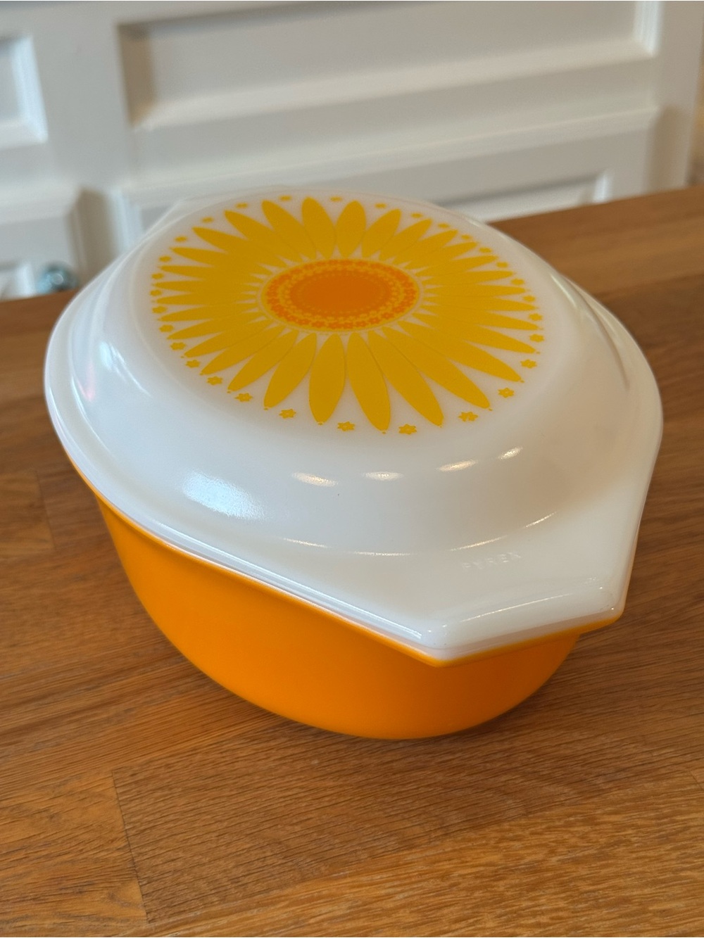 🌻 Vintage Pyrex 043 Sunflower Daisy Orange Oval Casserole w/ Lid 1.5 Qt